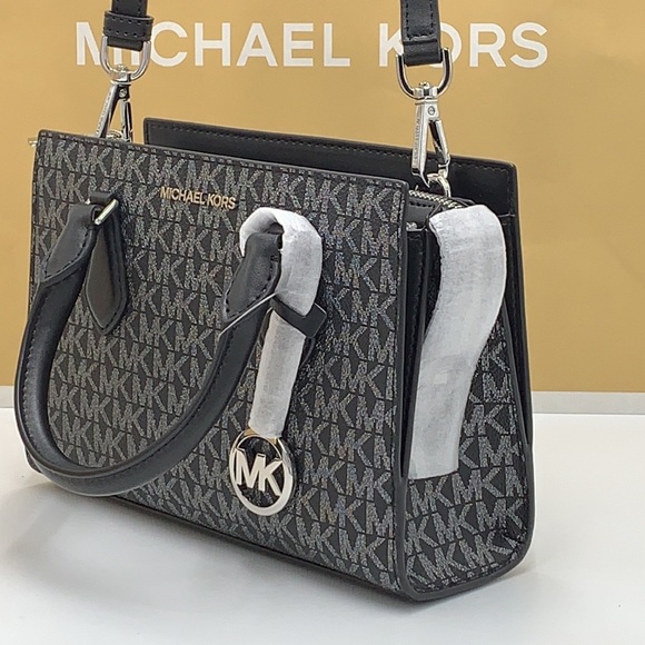 MICHAEL KORS
Sheila Small Faux Saffiano Leather Satchel
Black/Silver - Picture 4 of 16